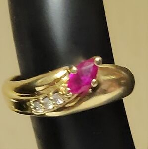 SOLID 14K Gold VINTAGE ESTATE RUBY & Diamond Ring SZ. 6.5, 3.5gr